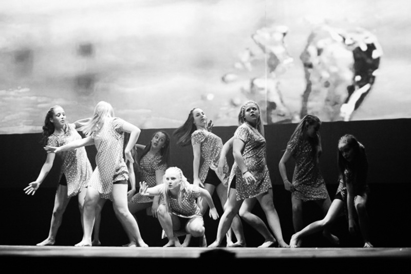 Photo de spectacle Attitude Dance Live — performance de danse urbaine sur scène